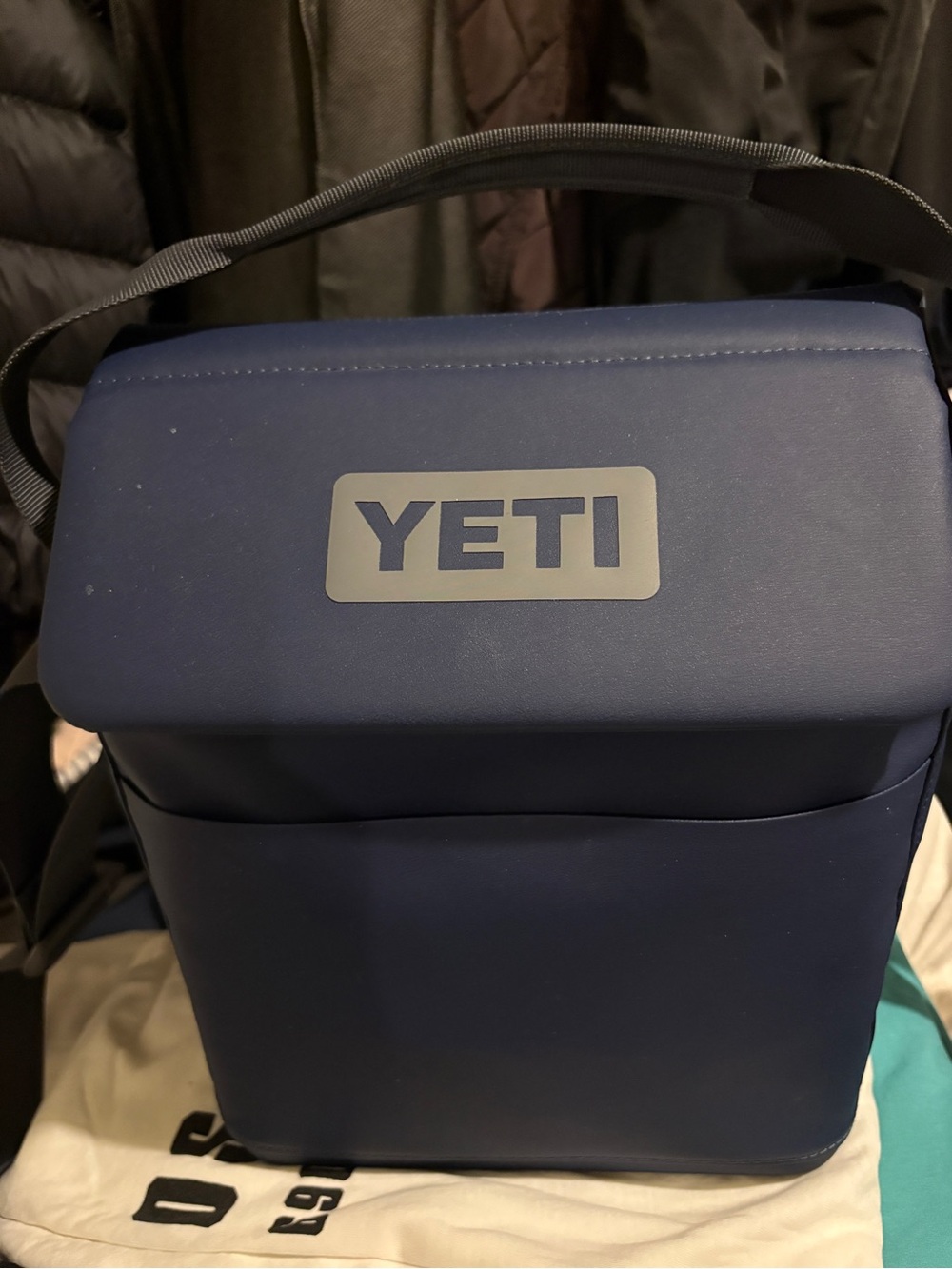Yeti Daytrip 6L Lunch Bag - Navy Blue - Picture 5 of 15